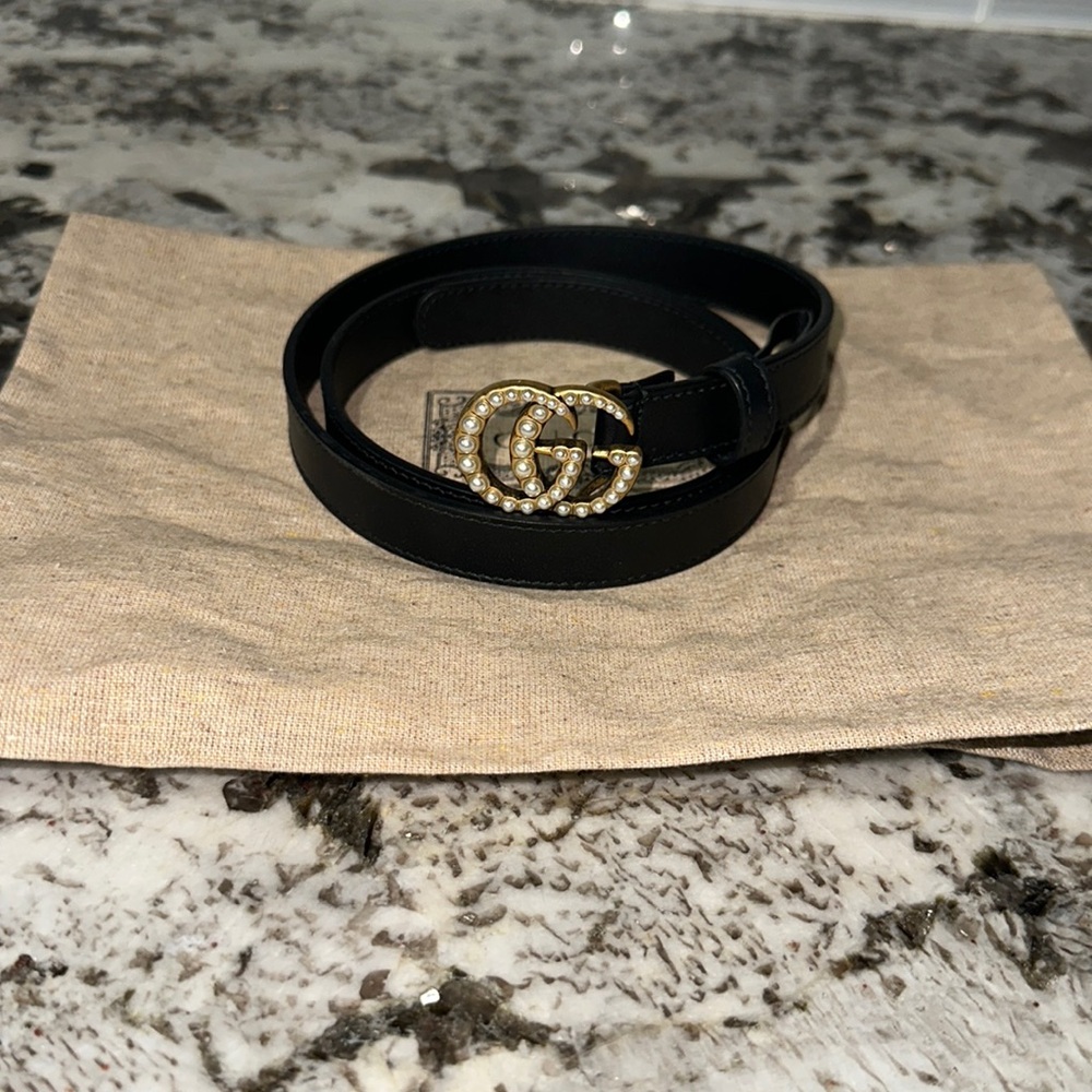 Gucci black belt with pearl